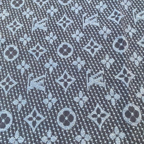 Louis Vuitton Blue Scarf Made in Italy 100% Wool - Picture 5 of 7